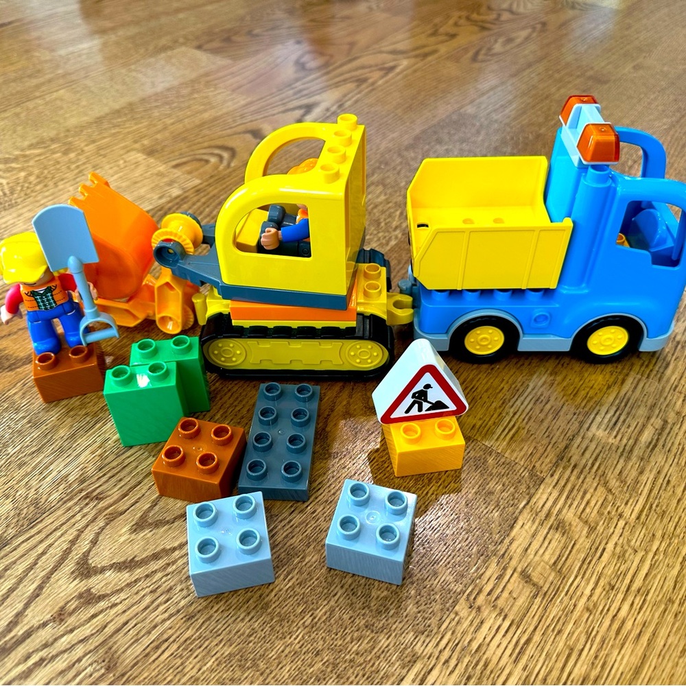 Lego Duplo 10812 Truck and Tracked Excavator